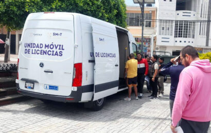 Licencias de conducir: expide unidad móvil más de mil 200