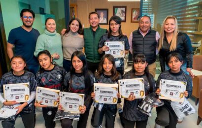 Primer equipo femenil juvenil Apizaquense a Juegos Nacionales Primer equipo femenil juvenil Apizaquense a Juegos Nacionales