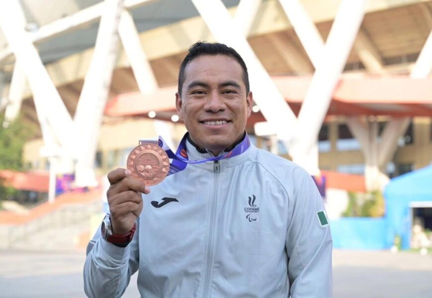 Leonardo de Jesús gana medalla de bronce en India