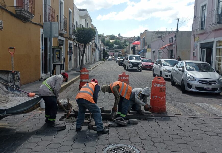 Renivelación de adoquines en Tlaxcala mejora movilidad