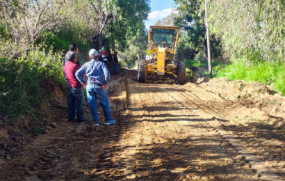 Mejoramiento de caminos en Cuauhtelulpan avanza