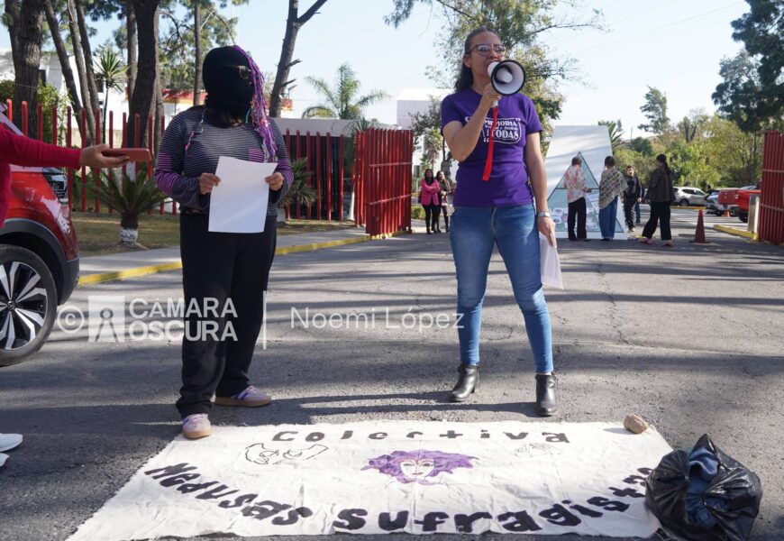 Colectivos denuncian prácticas educativas que fomentan violencia de género