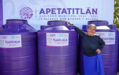 Secretaría del bienestar entrega Tinacos para fortalecer hogares