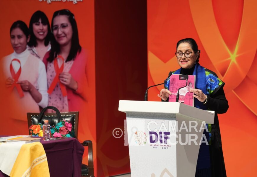 Conferencia magistral de Angélica Aragón impulsa reflexión social