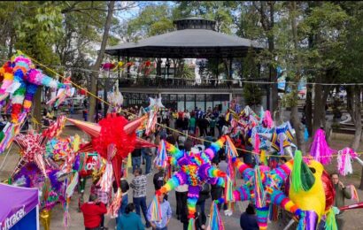 Inicia festival la «Navidad Brilla en Apizaco» con concurso de piñatas