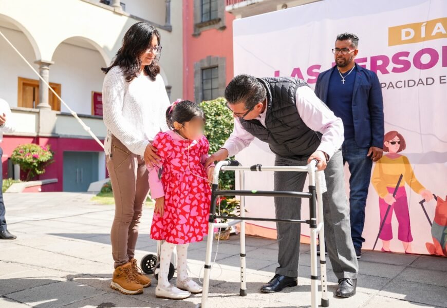 Ayuntamiento de Tlaxcala entrega apoyos funcionales en evento especial por la inclusión