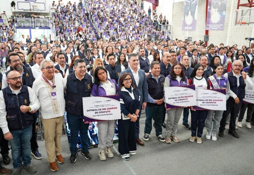 Entrega de equipos de computo impulsa educación en Tlaxcala Entrega de equipos de computo impulsa educación en Tlaxcala