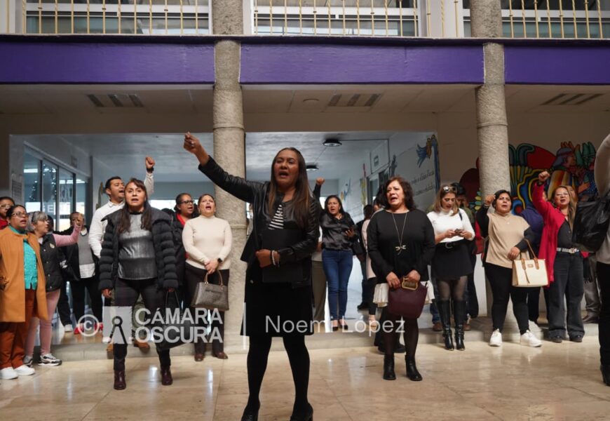 Integrantes del STAICOBAT protestan por derechos vulnerados en Tlaxcala Integrantes del STAICOBAT protestan por derechos vulnerados en Tlaxcala