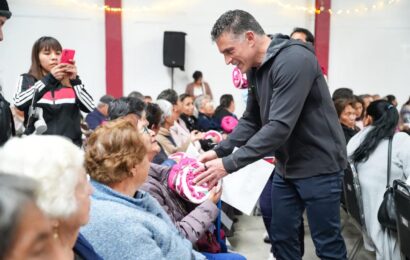 Alfonso Sánchez encabeza posada navideña en San Gabriel