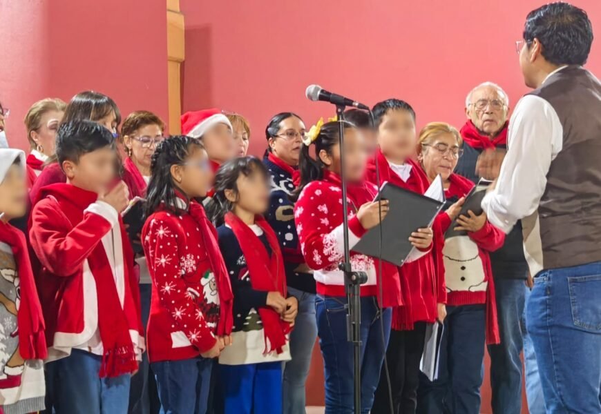 El Coro Monumental de Tlaxcala ofreció un concierto navideño El Coro Monumental de Tlaxcala ofreció un concierto navideño