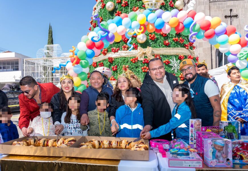 Javier Rivera Bonilla Apizaco celebra Día de Reyes