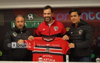 Presentan a Gustavo Leal como nuevo director técnico de Coyotes Presentan a Gustavo Leal como nuevo director técnico de Coyotes