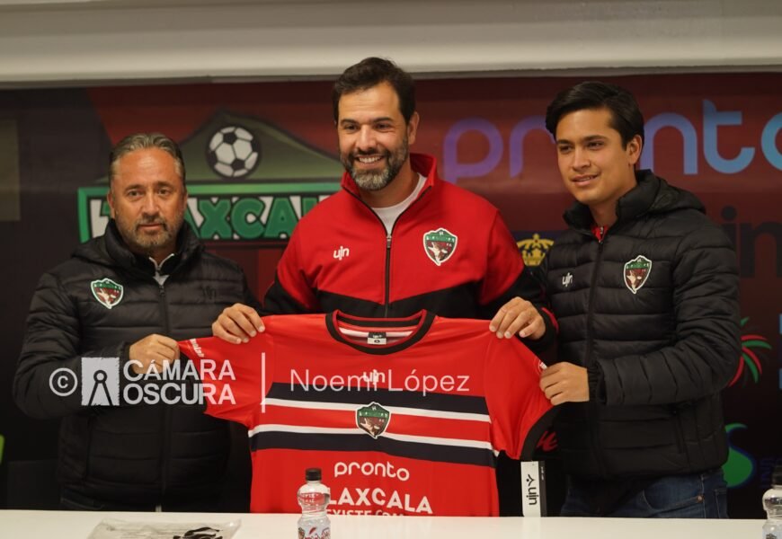 Presentan a Gustavo Leal como nuevo director técnico de Coyotes