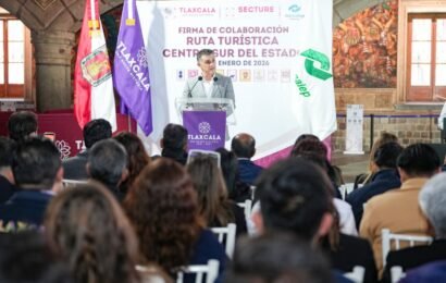 Alfonso Sánchez García participa en la firma de convenio para impulsar el turismo organizado