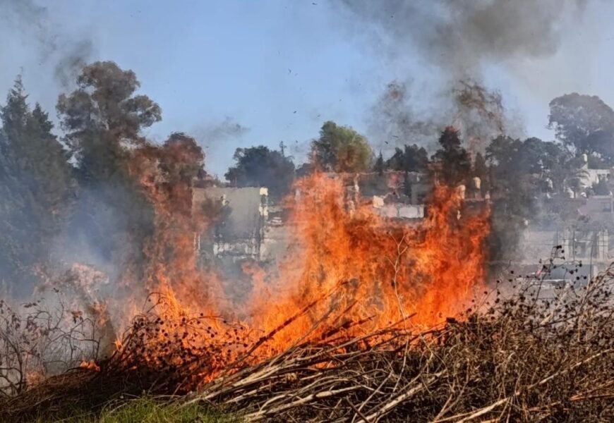 Incendio de pastizales en Atlahapa es controlado sin riesgos