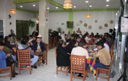 Ana Lilia Rivera inicia asamblea informativa en defensa de la soberanía