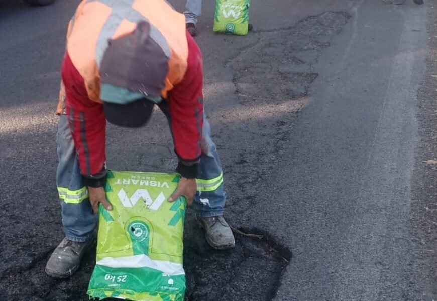 Ayuntamiento de Tlaxcala mantiene acciones permanentes de bacheo