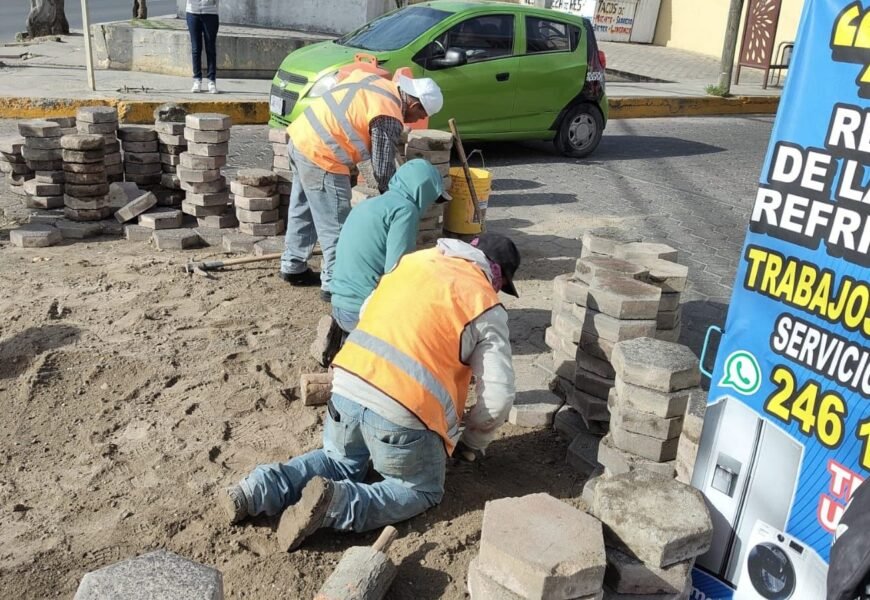 Renivelación de adoquines en Tlaxcala mejora vialidad