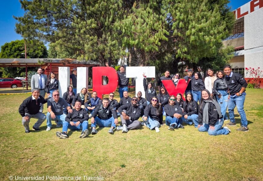 UPTLAX fortalece formación académica con movilidad internacional