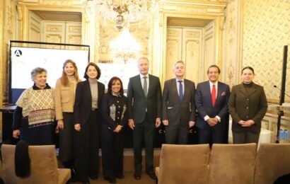 Lorena Cuéllar participa en Seminario en España y destaca el papel de Tlaxcala en la historia Lorena Cuéllar participa en Seminario en España y destaca el papel de Tlaxcala en la historia