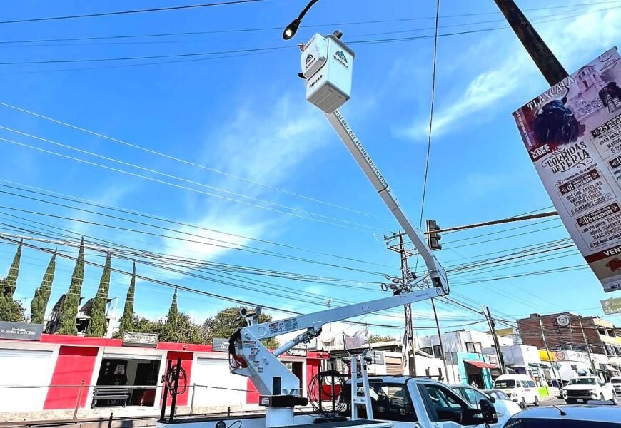 Alumbrado público en La Trinidad Tepehitec mejora seguridad comunitaria Alumbrado público en La Trinidad Tepehitec mejora seguridad comunitaria