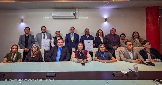 UPTLAX firma convenio para movilidad de investigación