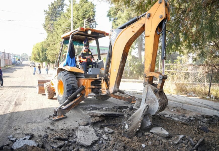 Rehabilitación vial en La Loma Xicohténcatl