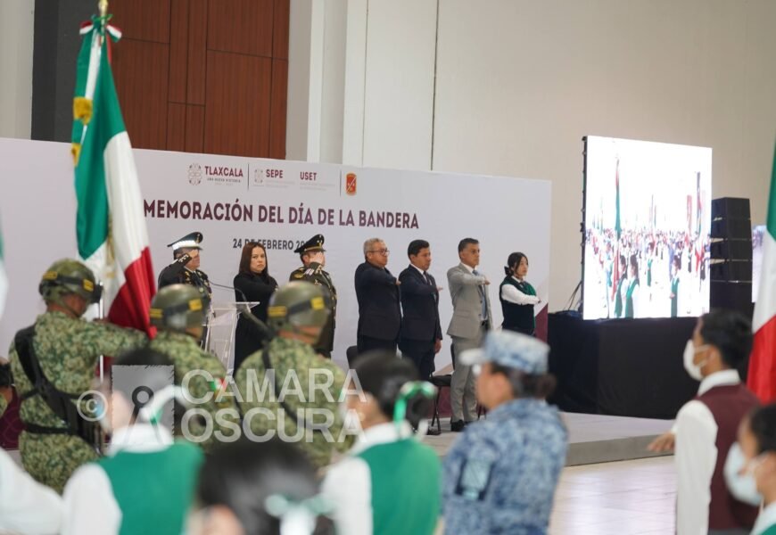 Asiste Alfonso Sánchez a la conmemoración del Día de la Bandera