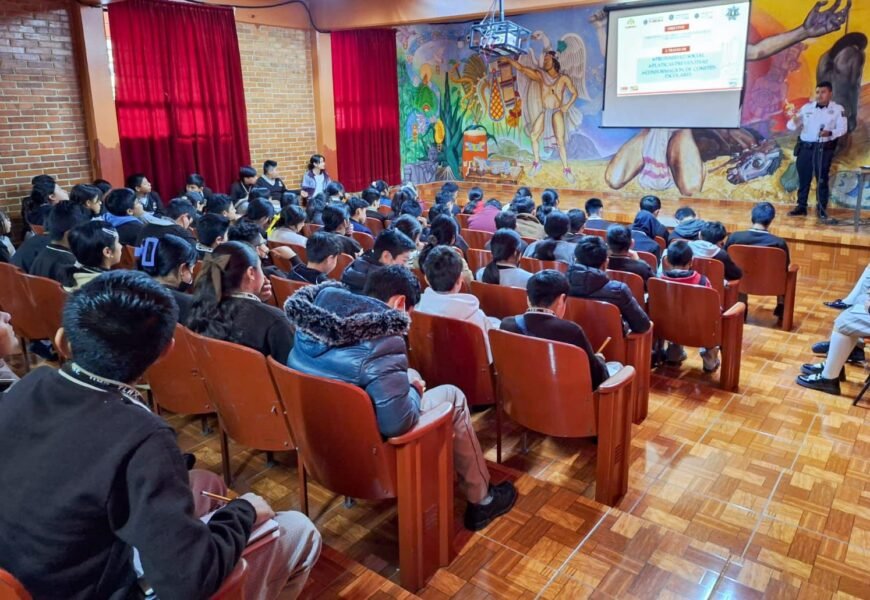 Plática preventiva de autocuidado en secundaria fortalece seguridad