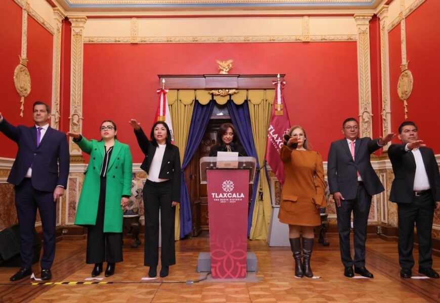 Toman protesta nuevos integrantes del gabinete legal y empleado de Tlaxcala