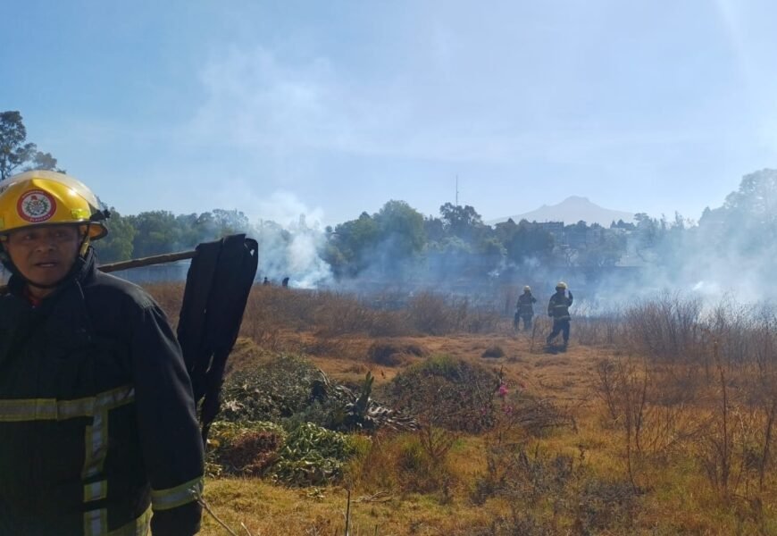 Policía municipal controla incendio en pastizal cerca del ISSSTE Tlaxcala Policía municipal controla incendio en pastizal cerca del ISSSTE Tlaxcala