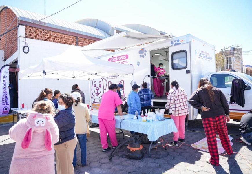 Alfonso Sánchez García supervisa jornada gratuita de esterilización en Loma Bonita Alfonso Sánchez García supervisa jornada gratuita de esterilización en Loma Bonita