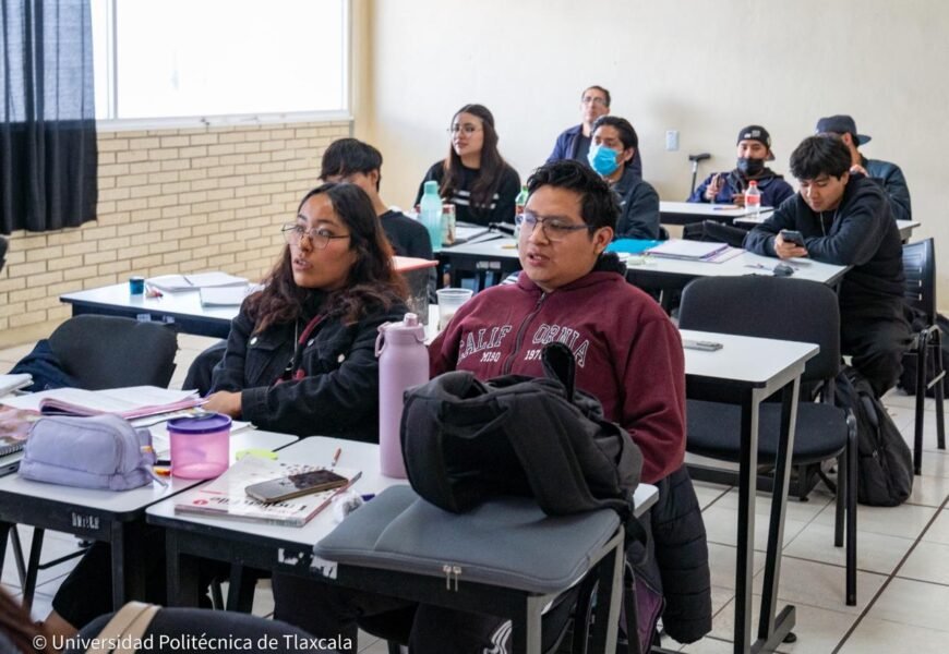 Jornada de salud en UPTlax impulsa autocuidado y vacunación estudiantil