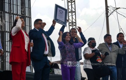 Nopalucan conquista récord Guinness con la línea de quesadillas más grande del mundo