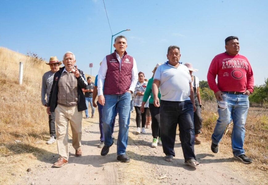 Alfonso Sánchez supervisa luminarias entre Acuitlapilco y Metepec