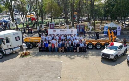 Javier Rivera entrega maquinaria de 2.8 MDP para fortalecer CAPAMA