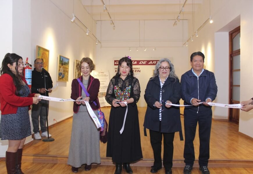 Inauguran exposición Donde Florecen las Maravillas en galería municipal