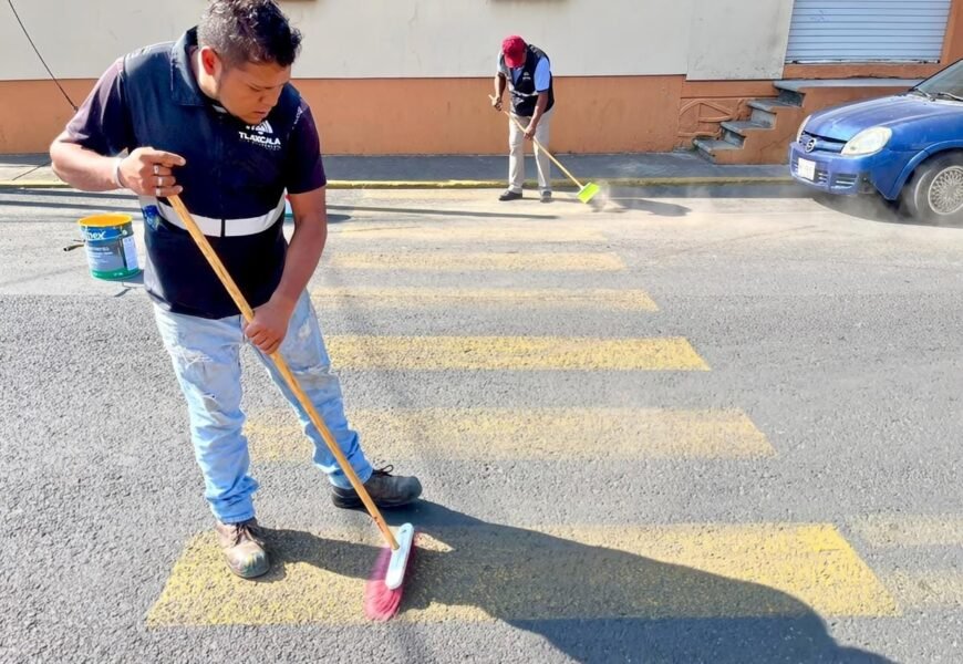 Ayuntamiento de Tlaxcala realiza mantenimiento urbano
