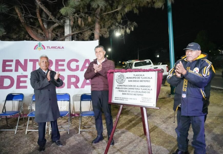 Alcalde de Tlaxcala inaugura alumbrado público en la carretera Tlaxcala–Texoloc Alcalde de Tlaxcala inaugura alumbrado público en la carretera Tlaxcala–Texoloc