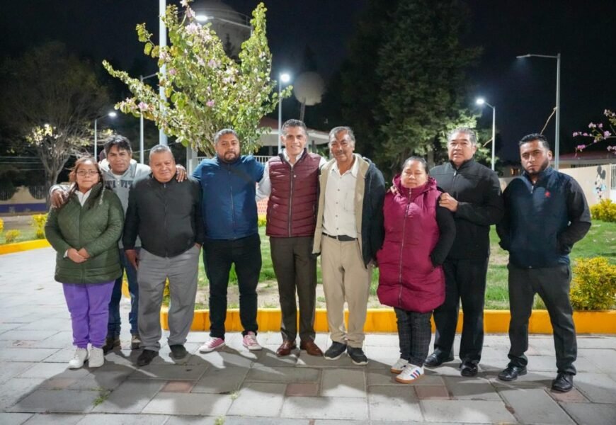 Colocación de luminarias refuerzan seguridad en Atlahapa