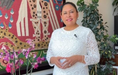 Ana Lilia Rivera alerta por IA y desinformación