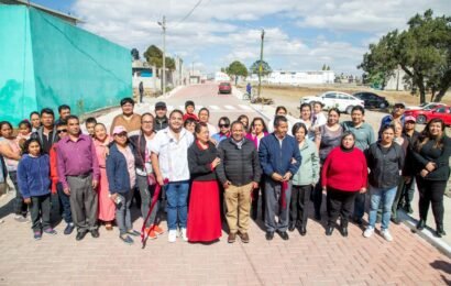 Javier Rivera inaugura calle Caobas en Santa Anita Huiloac tras 18 años de espera Javier Rivera inaugura calle Caobas en Santa Anita Huiloac tras 18 años de espera