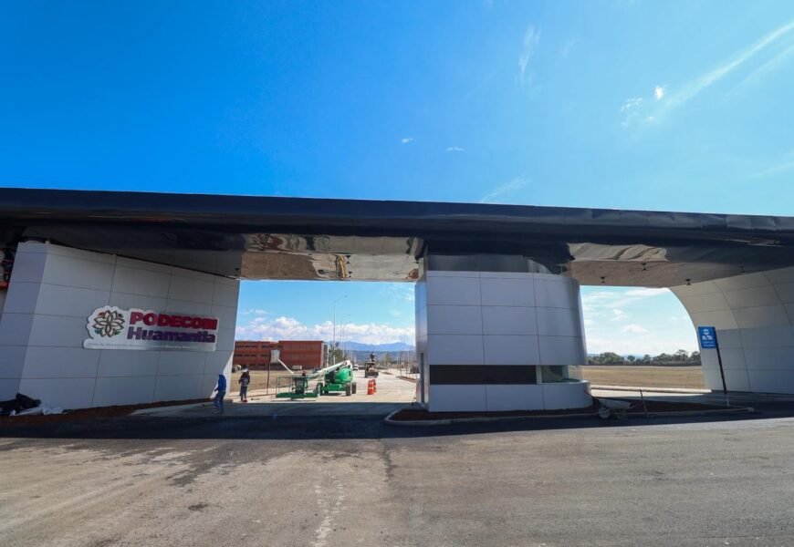 Titular Anticorrupción visita PODECOBI de Huamantla