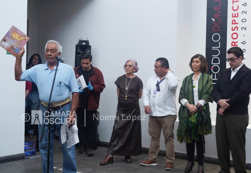 Teódulo Rómulo protesta durante inauguración retrospectiva en el MAT