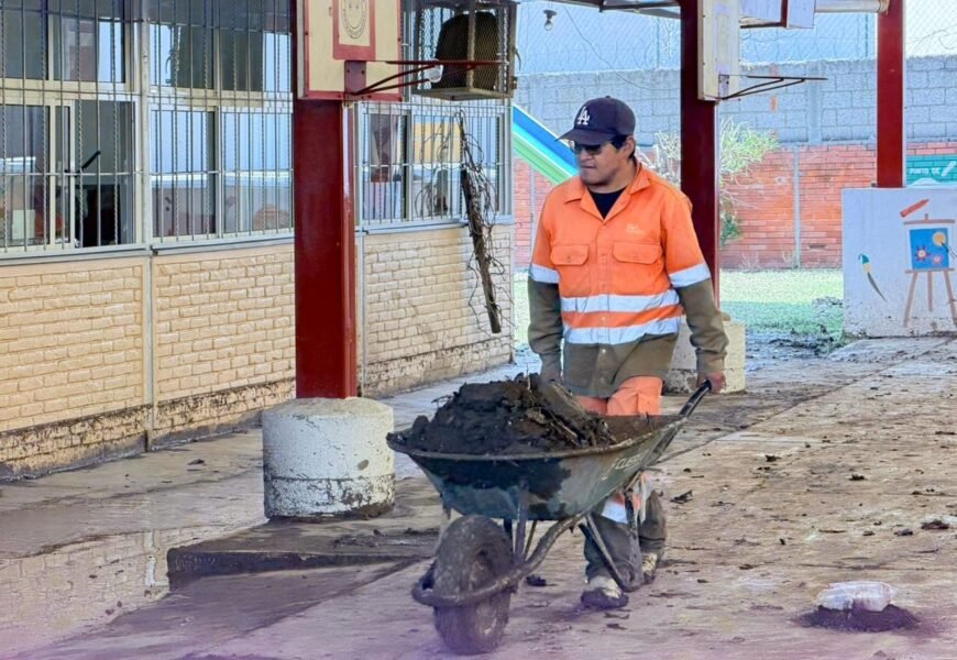 Gobierno municipal coordina limpieza tras afectaciones en kinder por lluvias