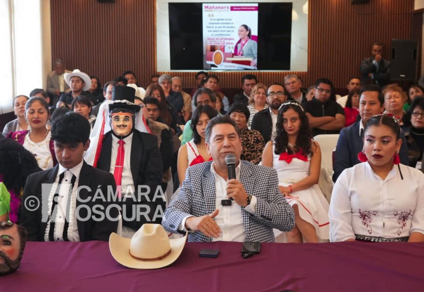 Danza de los huehues buscará reconocimiento ante la Unesco Danza de los huehues buscará reconocimiento ante la Unesco