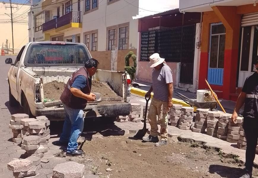 Brigadas en colonias Tlaxcala atienden servicios y espacios públicos