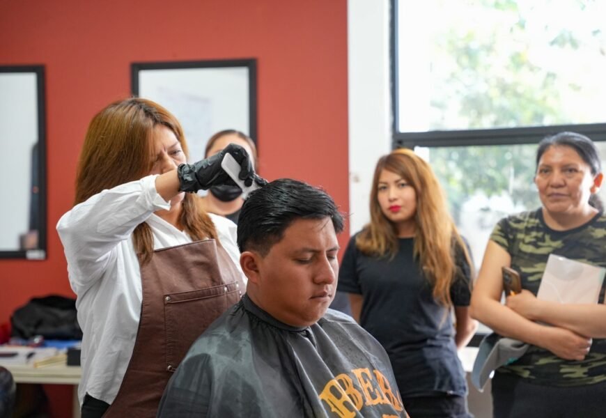 Invita Ayuntamiento de Tlaxcala a cortes de cabello gratis