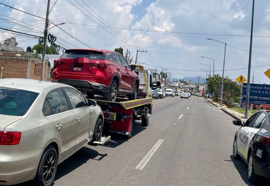Policía municipal apoya a FGJE en cumplimiento de orden de aprehensión en Acuitlapilco