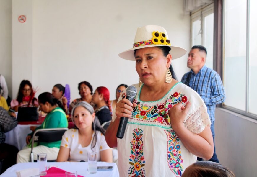 Ana Lilia Rivera fortalece asambleas informativas en comunidades